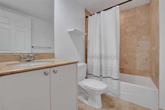 UNIT-2105W - 1745 E Hallandale Beach Blvd, Condo with 2 bedrooms, 2 bathrooms and null parking in Hallandale Beach FL | Image 28