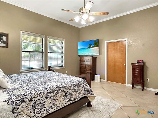 720 E Travis St, House other with 3 bedrooms, 2 bathrooms and null parking in Luling TX | Image 13