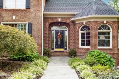 Inviting arched entrance | Image 3