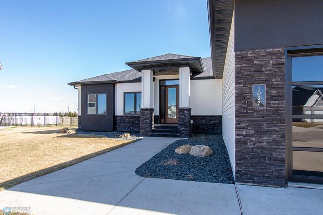 Front Exterior | Image 5