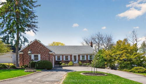 209 Fairway Hill Cres, Kingston, ON, K7M2B5 | Card Image