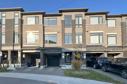 13 Esquire Way, Whitby, ON, L1R3K4 | Card Image