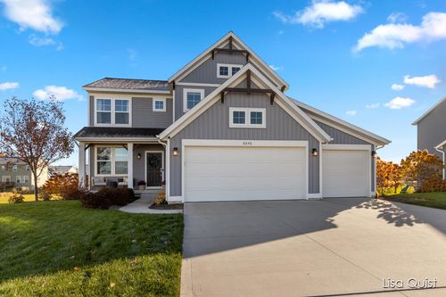 6646 Woodhills Dr Ne, Rockford, MI, 49341-7034 | Card Image