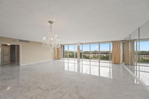704-2480 Presidential Way, West Palm Beach, FL, 33401-1355 | Card Image