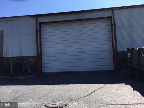 175 E King St, EPHRATA, PA, 17522-2368 | Card Image