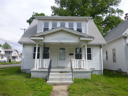 794 W Waggoner St, Decatur, IL, 62526-4063 | Card Image