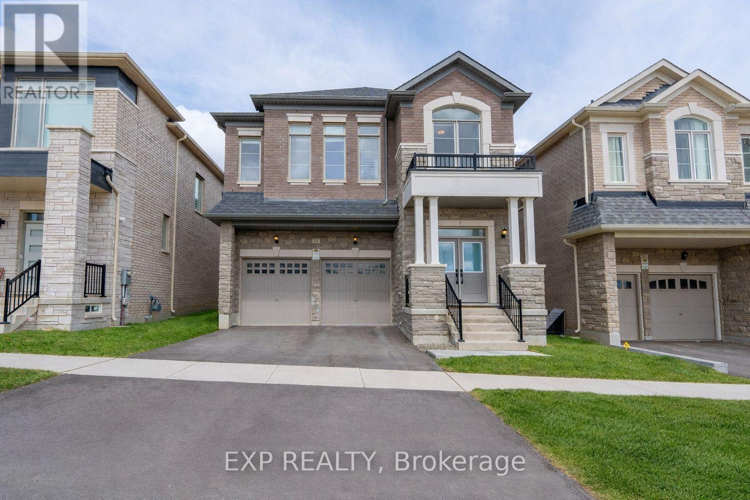Residential in Richmond Hill 3