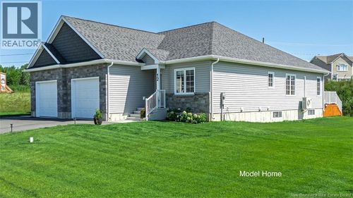 36 Leavery St, Fredericton, NB, E3G0L8 | Card Image