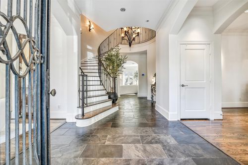 a-30 Hackberry Ln, Houston, TX, 77027-5616 | Card Image