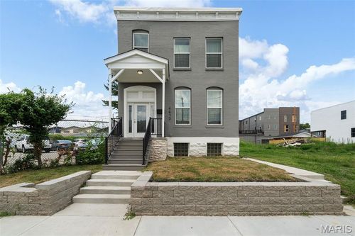 4413 Hunt Ave, Saint Louis, MO, 63110-2111 | Card Image