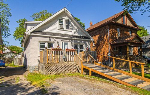 266 Division St, Oshawa, ON, L1G5M7 | Card Image