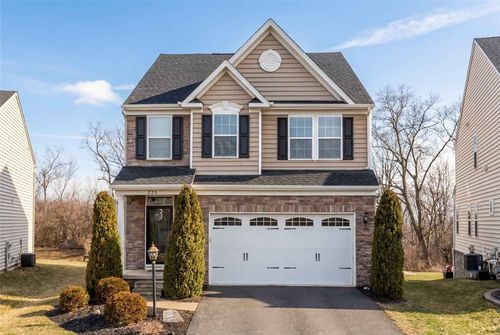 225 Sunrise Dr, Carnegie, PA, 15106-6502 | Card Image