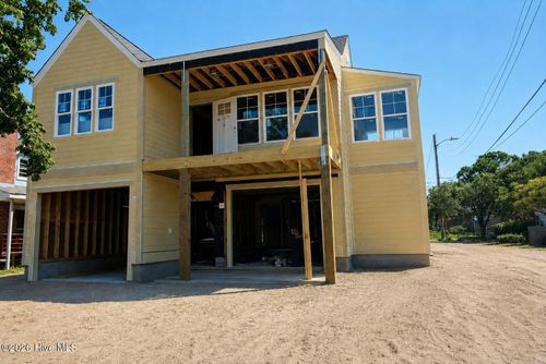 609 Fisher St, Morehead City, NC, 28557-3841 | Card Image