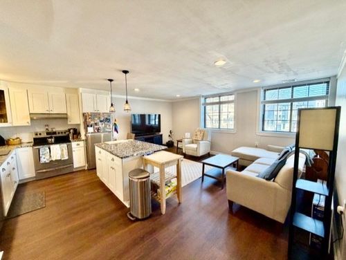 105-1 Prescott St, Boston, MA, 02128-2528 | Card Image