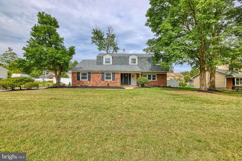 918 Edgewood Rd, YARDLEY, PA, 19067-3160 | Card Image