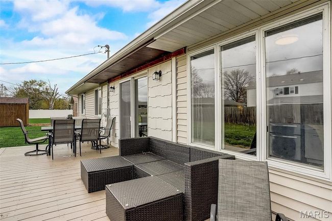 1051 Saint Clair St, House other with 3 bedrooms, 2 bathrooms and 2 parking in Carlyle IL | Image 31