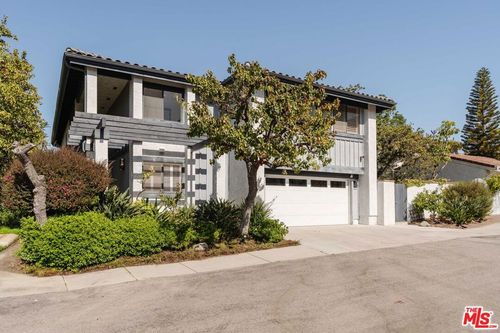 17273 Avenida De La Herradura, Pacific Palisades, CA, 90272-2004 | Card Image