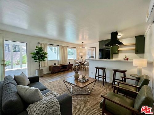 8-5819 Carlton Way, Los Angeles, CA, 90028-6640 | Card Image