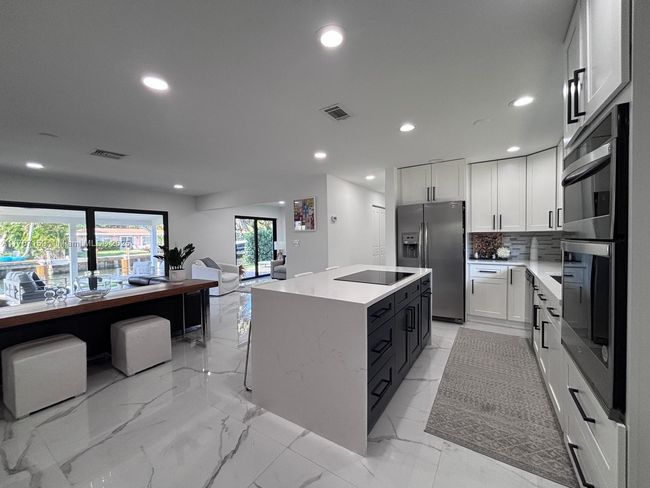 2501 Ne 50 Th St, House other with 3 bedrooms, 2 bathrooms and null parking in Lighthouse Point FL | Image 16
