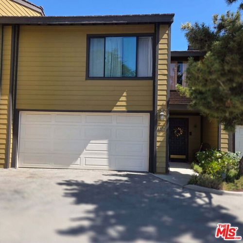 4379 Ocean View Blvd, Montrose, CA, 91020-1276 | Card Image
