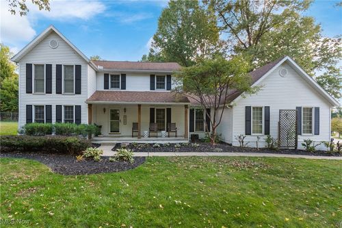 4227 Maribend Dr, Stow, OH, 44224-5200 | Card Image