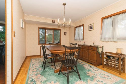 3860 Maplewood Dr, Seaford, NY, 11783-2035 | Card Image