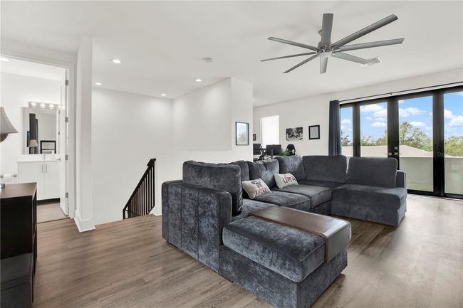 2nd living room/bedroom 4 | Image 16