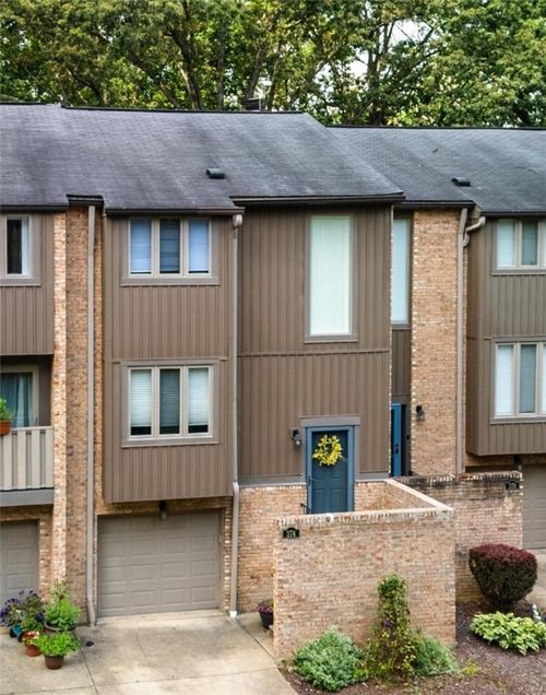 374 Central Dr, Cranberry Twp, PA, 16066-4413 | Card Image
