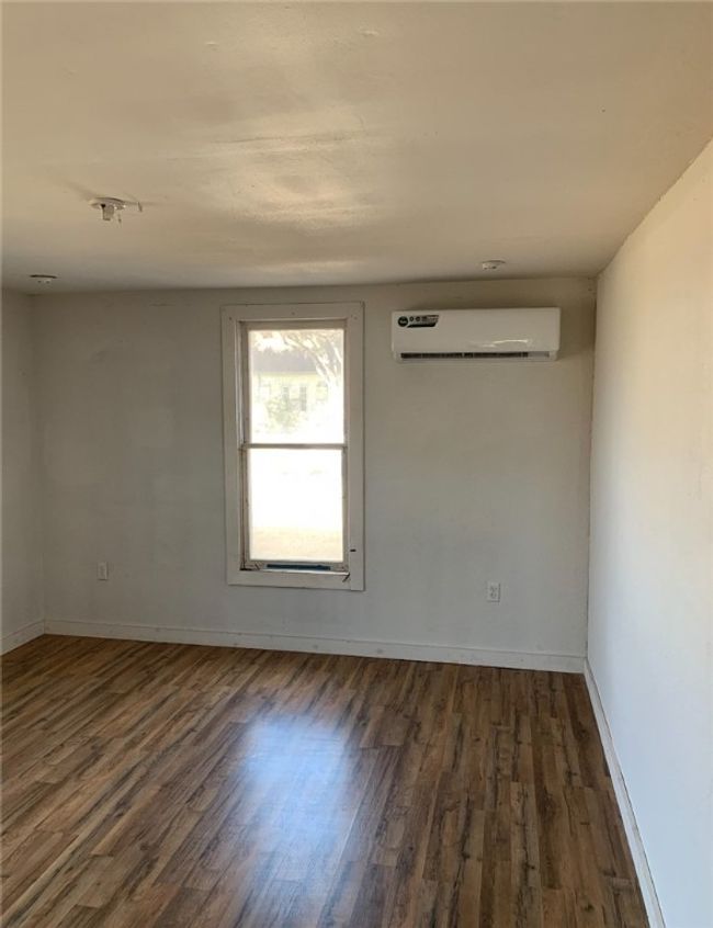 225 E Main St, House other with 3 bedrooms, 2 bathrooms and null parking in Bishop TX | Image 22