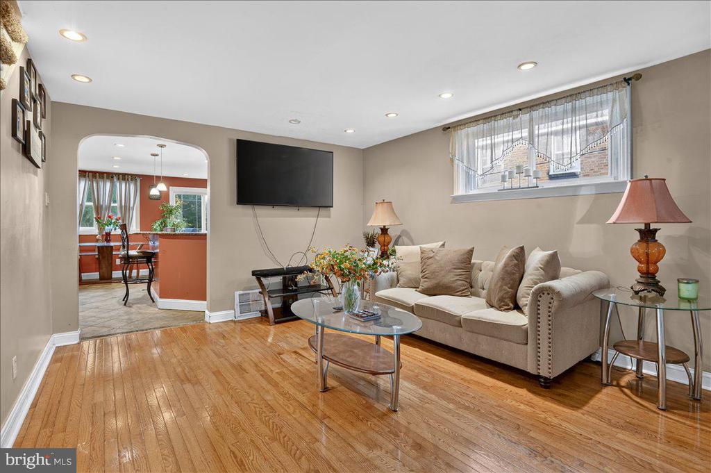 Residential in CLIFTON HEIGHTS 3