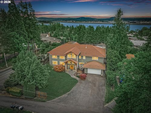 8415 Se Schwind Cir, Vancouver, WA, 98664 | Card Image