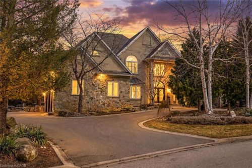 15 Palomino Dr, Carlisle, ON, L0R1H3 | Card Image