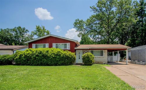 54 Gocke Pl, Overland, MO, 63114-1352 | Card Image
