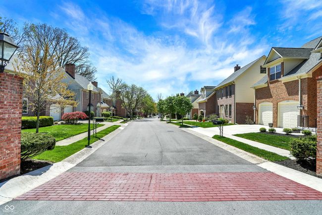 13587 Kensington Pl, Townhouse with 2 bedrooms, 3 bathrooms and null parking in Carmel IN | Image 63