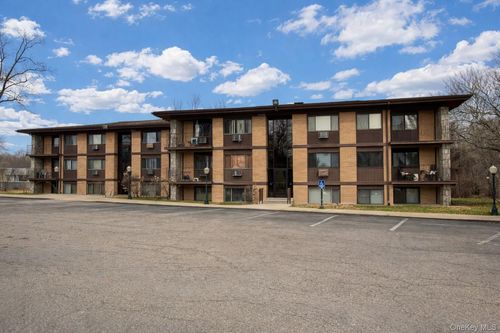apt-88-10 Oakwood Ter, New Windsor, NY, 12553-7737 | Card Image