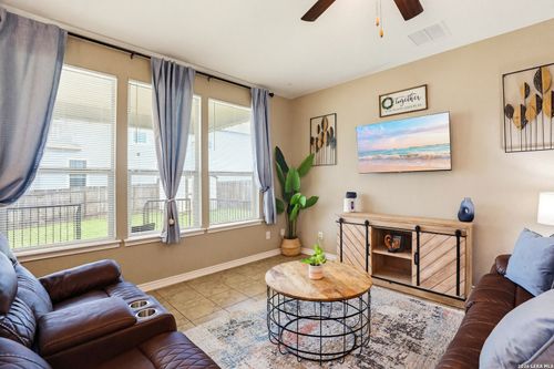 302 Shadow Ter, Universal City, TX, 78148-3017 | Card Image