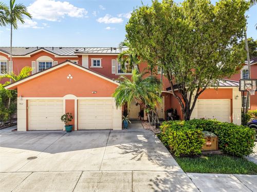 964 Nw 100th Ave, Pembroke Pines, FL, 33024 | Card Image