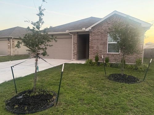 307 Abbey Ln, Lockhart, TX, 78644-3680 | Card Image