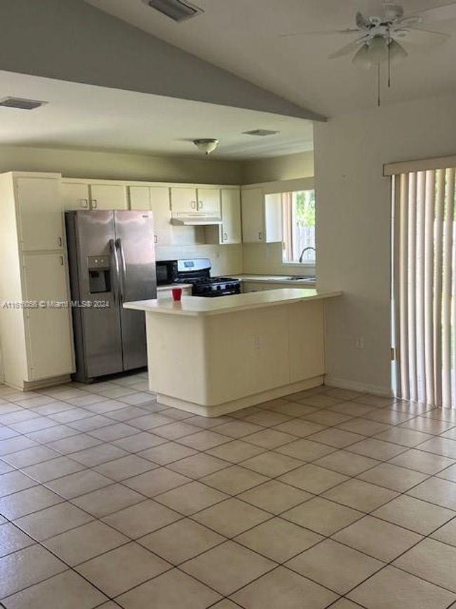 15121 Sw 148th Ave, House other with 3 bedrooms, 2 bathrooms and null parking in Miami FL | Image 11
