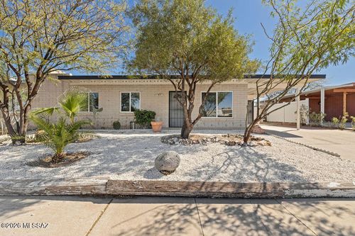 2437 S Saddleback Ave, Tucson, AZ, 85710-6126 | Card Image