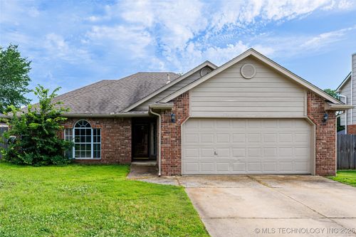 10910 E 118th St N, Collinsville, OK, 74021-4827 | Card Image