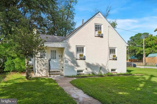 95 1st Ave, ESSINGTON, PA, 19029-1742 | Card Image