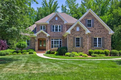 2785 Spicewood Trails Ln, Winston Salem, NC, 27106-8005 | Card Image