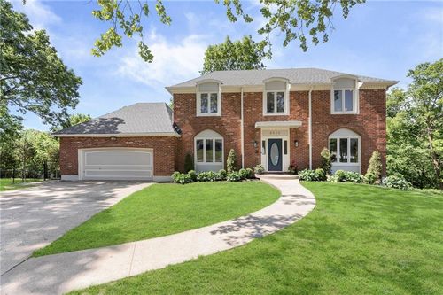 8426 Woodson Pl, Raytown, MO, 64138-3554 | Card Image