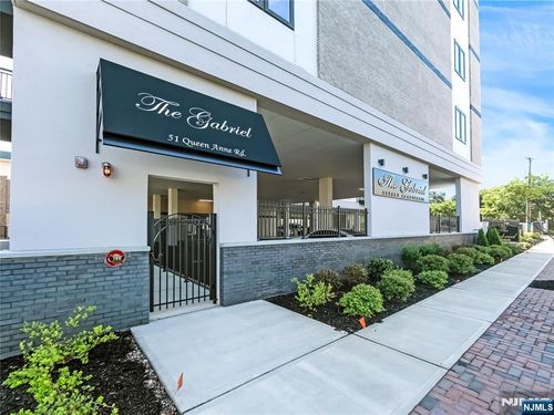 51 Queen Anne Rd, Bogota, NJ, 07603-1817 | Card Image