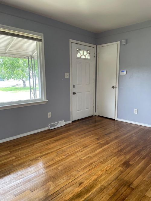 13107 Sherman Ave, Warren, MI, 48089-4827 | Card Image