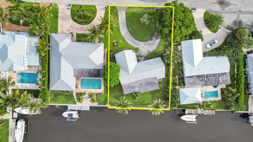16 Country Club Circle, Tequesta, FL, 33469 | Card Image