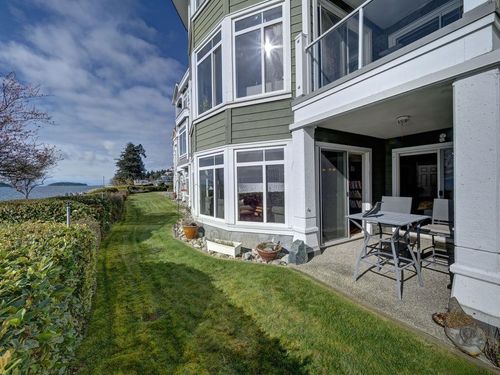 103-5470 Inlet Ave, Sechelt, BC, V7Z0H4 | Card Image