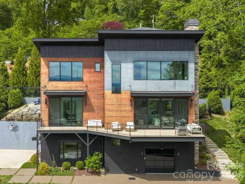 127 N Griffing Blvd, Asheville, NC, 28804-2807 | Card Image