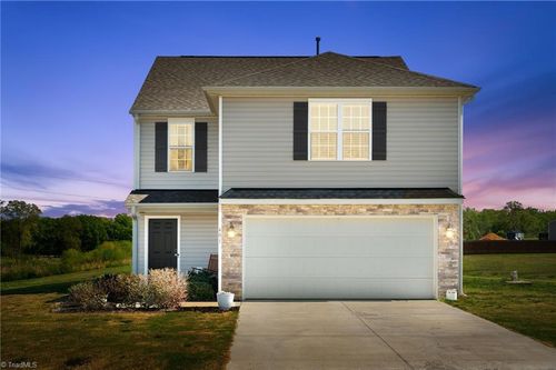 401 Altavista Dr, Clemmons, NC, 27012-7570 | Card Image